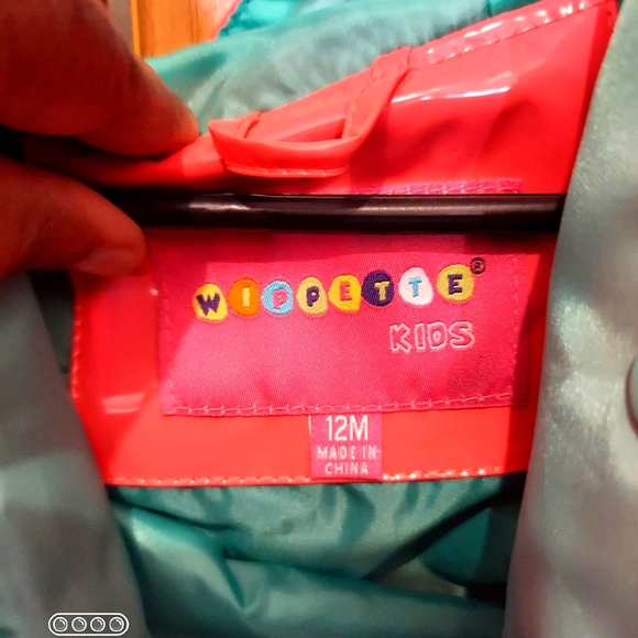 TODDLER RAIN 🌧 COAT - Picture 4 of 5